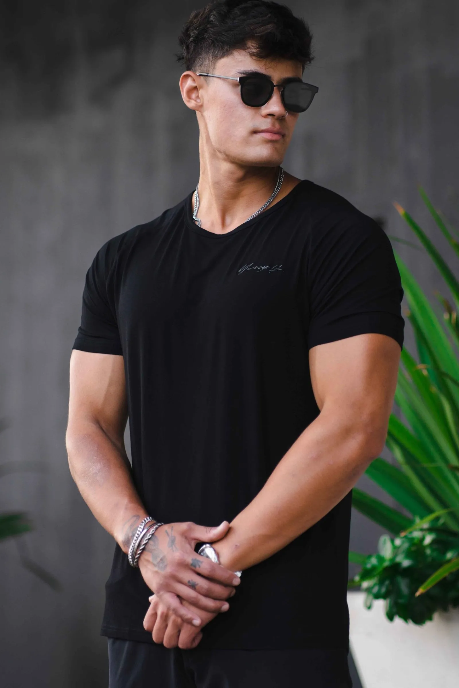 Shirts<Youngla 422 Fitted Delt Tee Black|Brown|Heather Grey|Nardo Grey