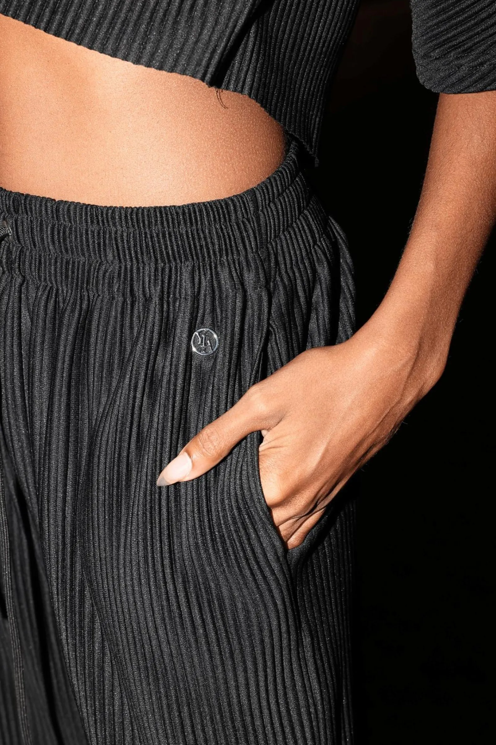 Joggers & Pants<Youngla W244 Aria Pleated Pants Black|Light Blue|Taupe
