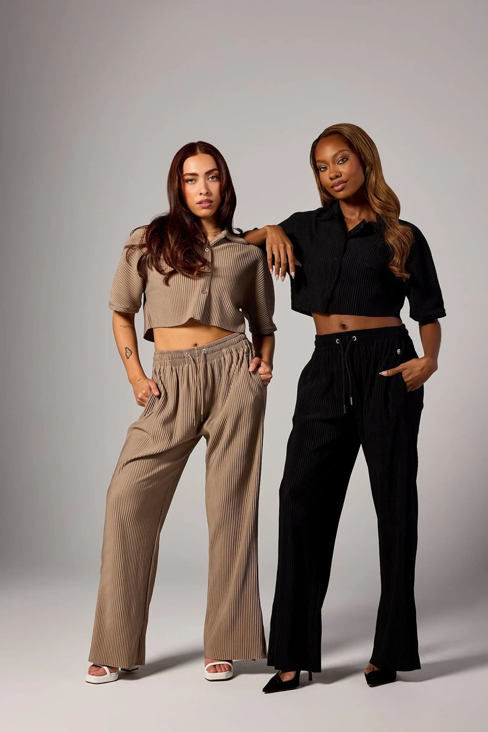 Joggers & Pants<Youngla W244 Aria Pleated Pants Black|Light Blue|Taupe