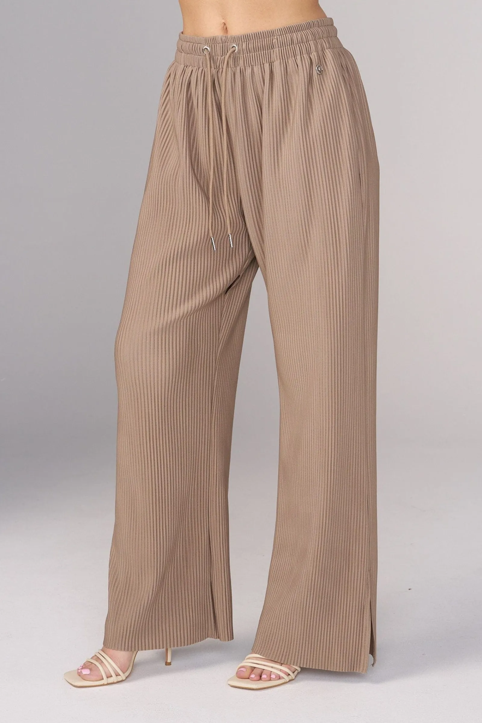 Joggers & Pants<Youngla W244 Aria Pleated Pants Black|Light Blue|Taupe