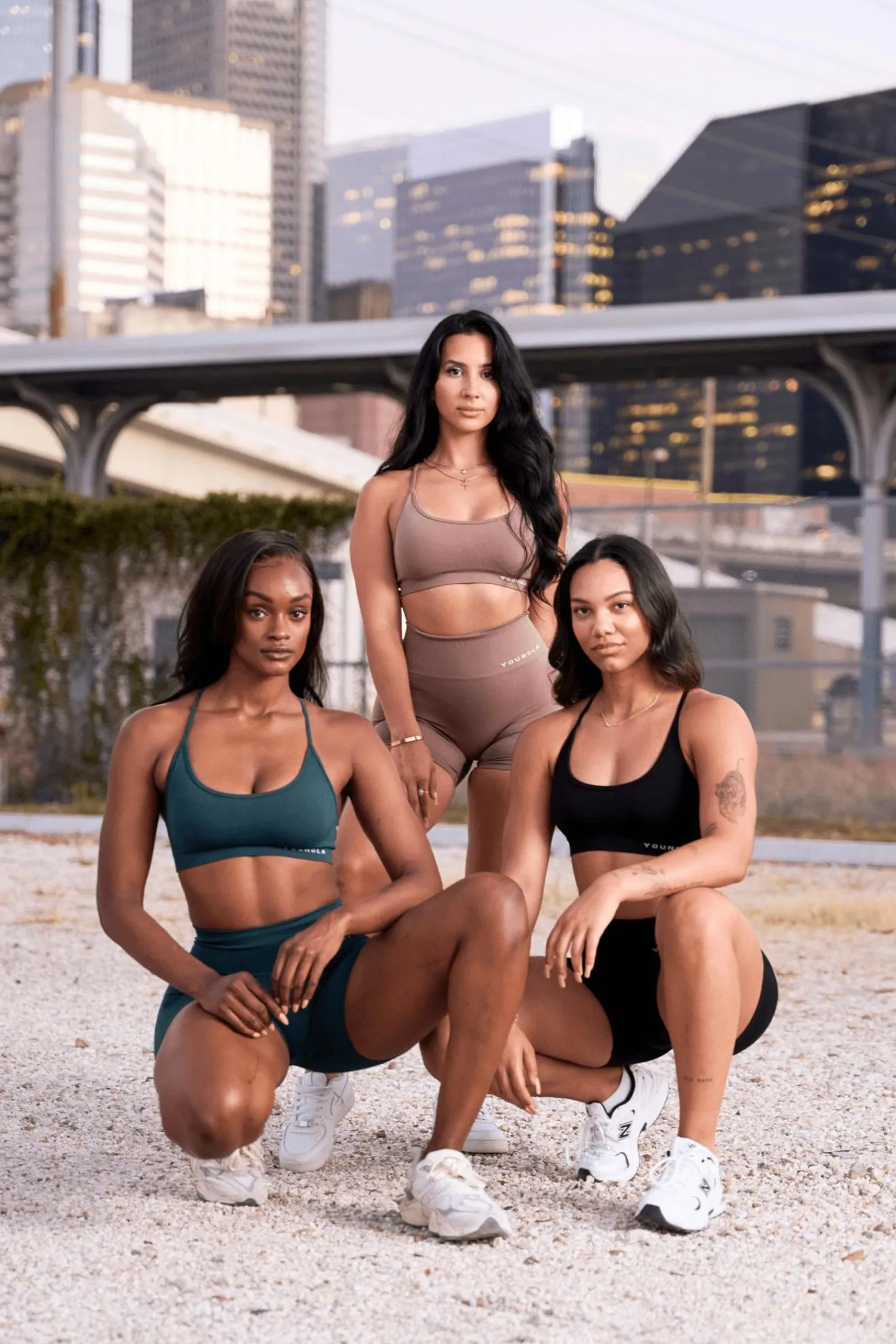 Bras<Youngla W329-Core Seamless Scoop Neck Bra Burgundy Silk|Polished Black|Tan Suede|Velvet Teal